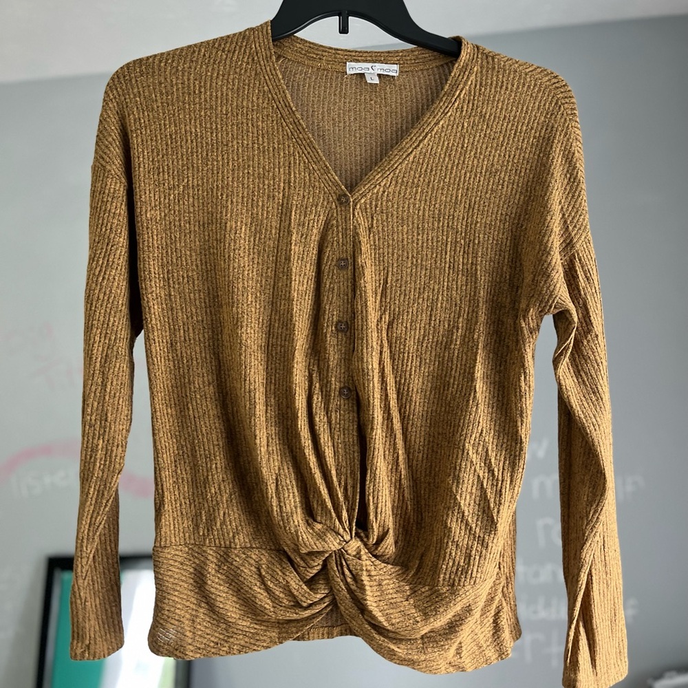 Moa Moa Tie Front Top